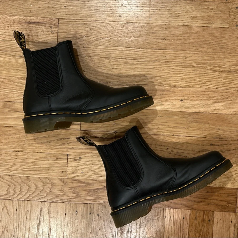 Dr. Martens Chelsea Black Boots - Picture 4 of 8